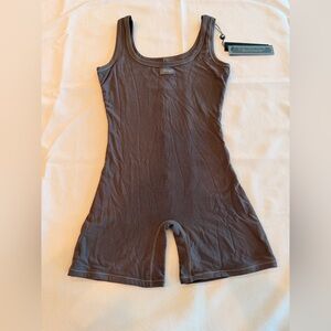 NWT YoungLA Women’s Ivy Ribbed Athletic Grey Romper Bodysuit Size Medium